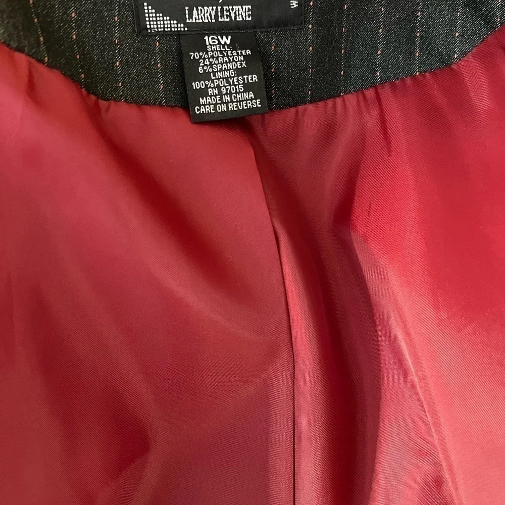 Larry Levine Gray/Pink Pantsuit - Picture 6 of 9